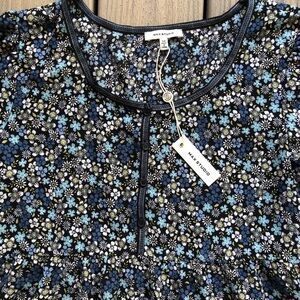 NWT Max Studio Floral Patterned Lightweight Fabric Long Sleeve Blouse Size M
